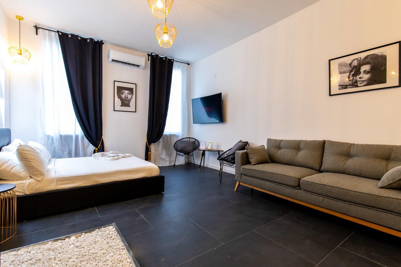 Muni Boutique Flat By Babylon Stay เนเปิลส์ ภายนอก รูปภาพ