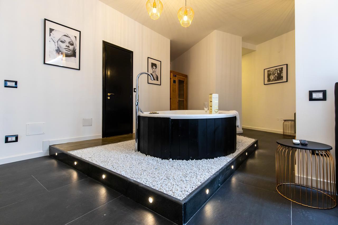 Muni Boutique Flat By Babylon Stay เนเปิลส์ ภายนอก รูปภาพ